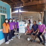 ศูนย์พัฒนาและฟื้นฟูคุณภาพชีวิตผู้สูงอายุและคนพิการตำบลหัวเสือ ร่วมกับ อบต.หัวเสือ และ รพ.สต.บ้านหัวเสือ มอบแพมเพิสให้กับผู้ป่วยติดเตียง ในพื้นที่ตำบลหัวเสือ